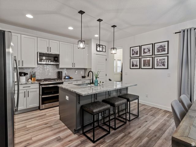 6453 W MOON VALLEY DR, South Jordan, UT 84009