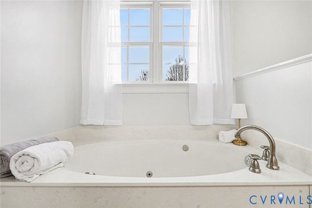 10251 Still Creek Ln, Mechanicsville, VA 23116