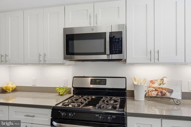 3243 VALLEY DR, Alexandria, VA 22302
