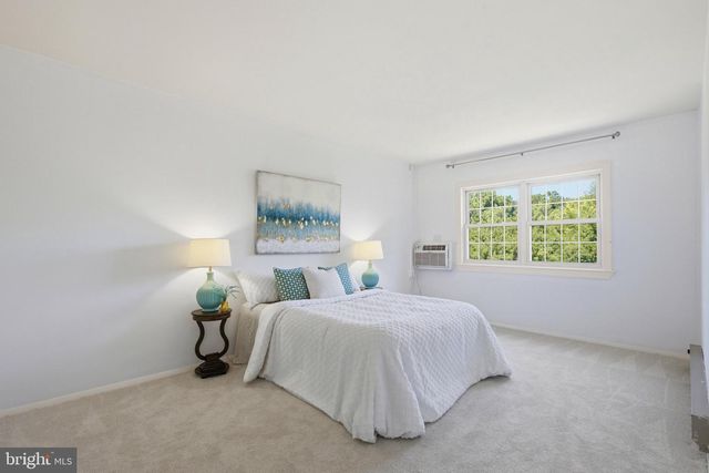 3243 VALLEY DR, Alexandria, VA 22302