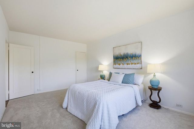 3243 VALLEY DR, Alexandria, VA 22302