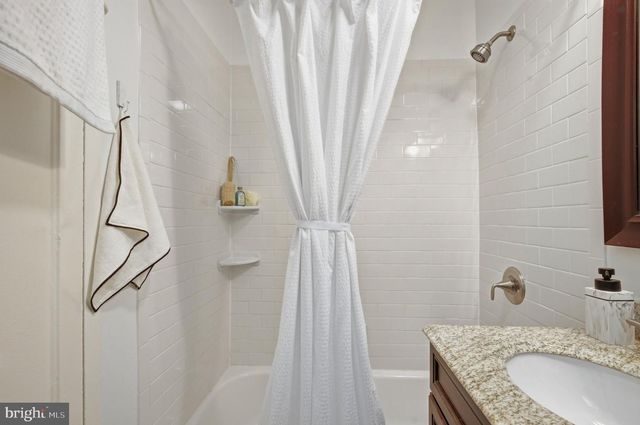 3243 VALLEY DR, Alexandria, VA 22302