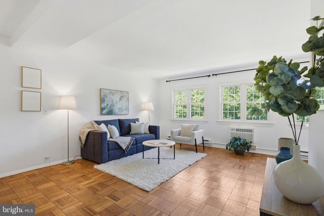3243 VALLEY DR, Alexandria, VA 22302