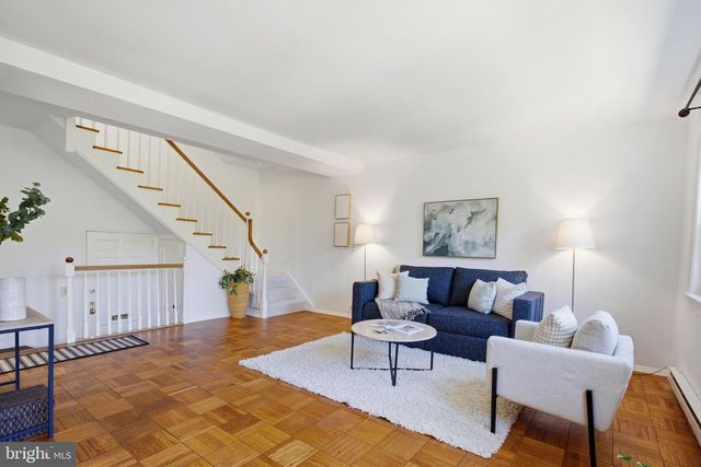 3243 VALLEY DR, Alexandria, VA 22302