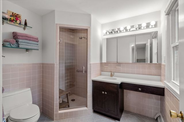 41 Old Stagecoach Rd, Bedford, MA 01730