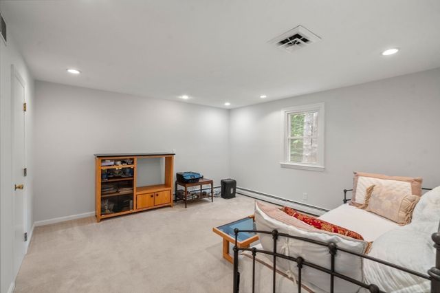 41 Old Stagecoach Rd, Bedford, MA 01730