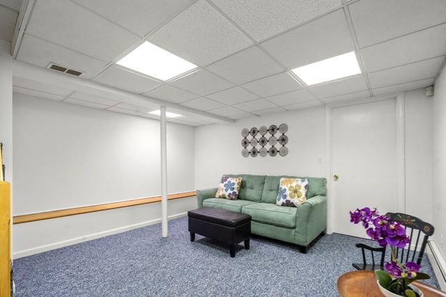 41 Old Stagecoach Rd, Bedford, MA 01730
