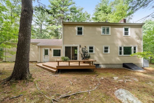 41 Old Stagecoach Rd, Bedford, MA 01730