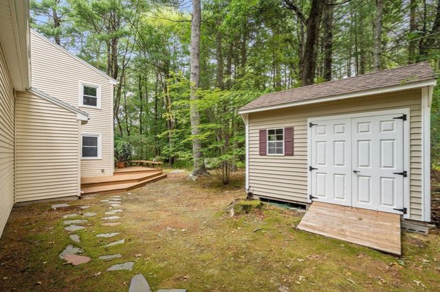 41 Old Stagecoach Rd, Bedford, MA 01730