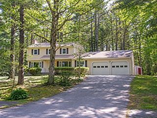 41 Old Stagecoach Rd, Bedford, MA 01730