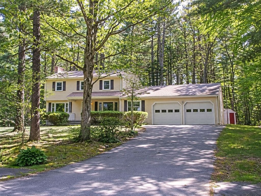 41 Old Stagecoach Rd, Bedford, MA 01730
