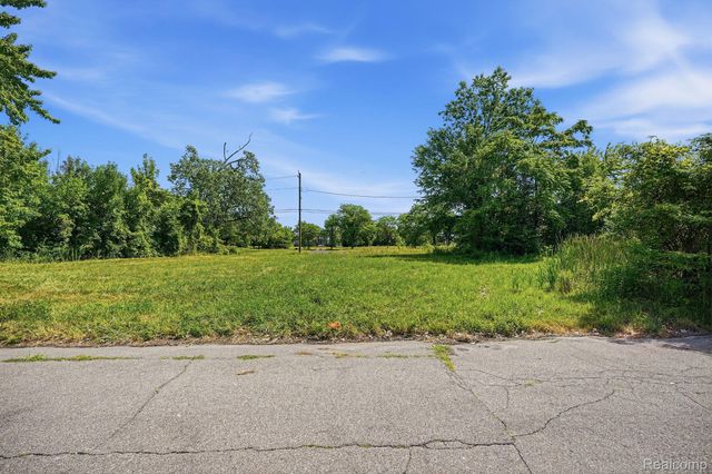 490 Concord Street, Detroit, MI 48207