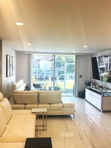 105 Paradise Harbour Boulevard 108, North Palm Beach, FL 33408