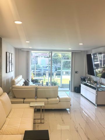 105 Paradise Harbour Boulevard 108, North Palm Beach, FL 33408