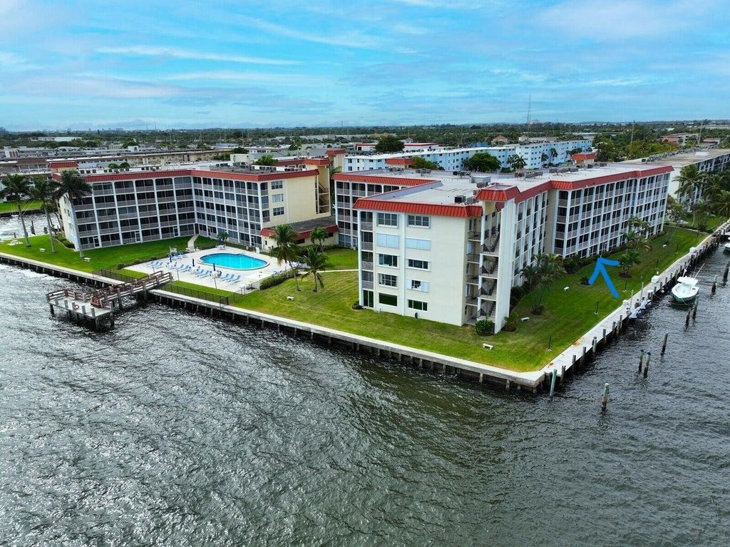 105 Paradise Harbour Boulevard 108, North Palm Beach, FL 33408