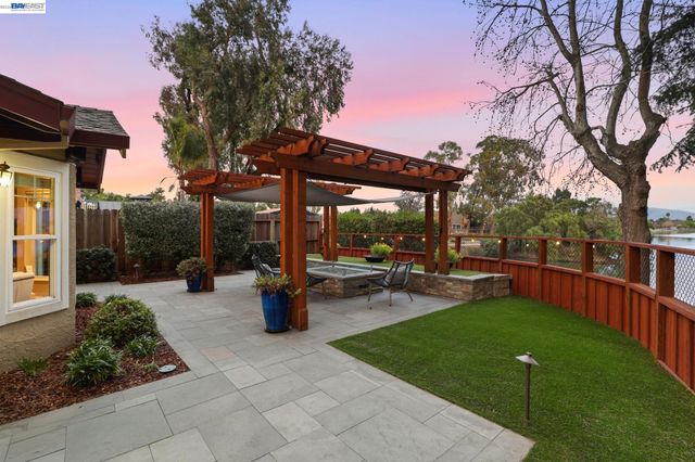 5136 Ramsgate Dr, Newark, CA 94560