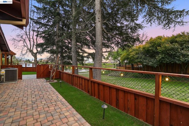 5136 Ramsgate Dr, Newark, CA 94560