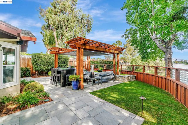 5136 Ramsgate Dr, Newark, CA 94560