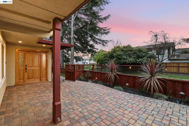 5136 Ramsgate Dr, Newark, CA 94560