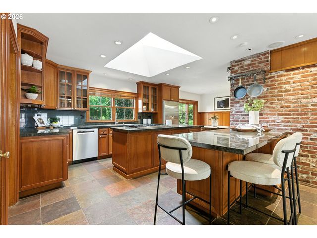 3860 Sw 75TH Ave, Portland, OR 97225