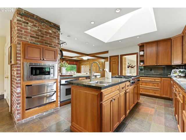 3860 Sw 75TH Ave, Portland, OR 97225