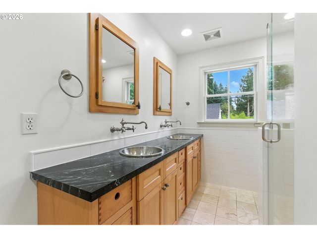 3860 Sw 75TH Ave, Portland, OR 97225