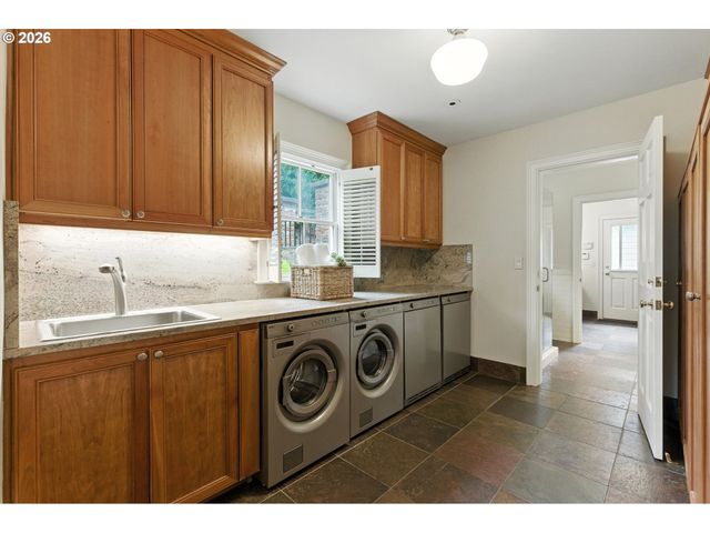 3860 Sw 75TH Ave, Portland, OR 97225