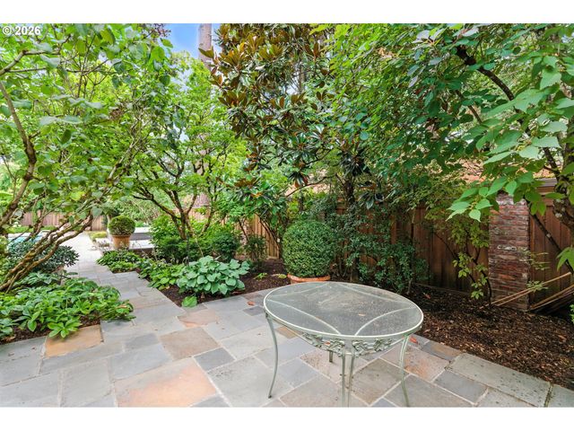 3860 Sw 75TH Ave, Portland, OR 97225