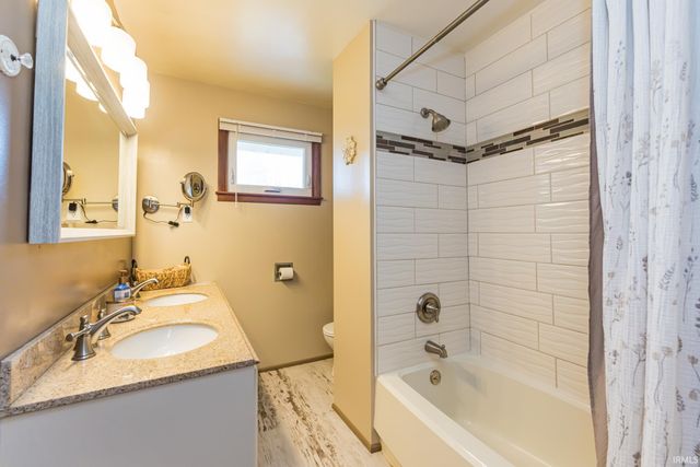 700 N Cook Road, Muncie, IN 47303