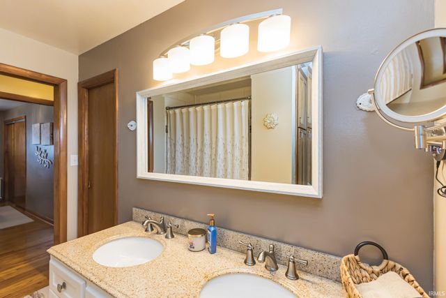 700 N Cook Road, Muncie, IN 47303