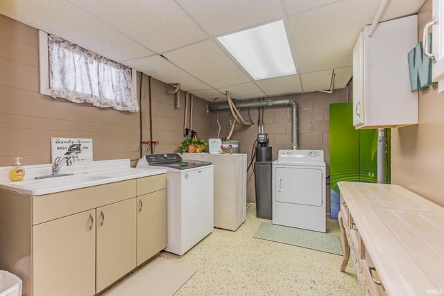 700 N Cook Road, Muncie, IN 47303