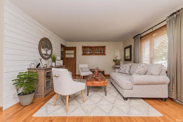 700 N Cook Road, Muncie, IN 47303