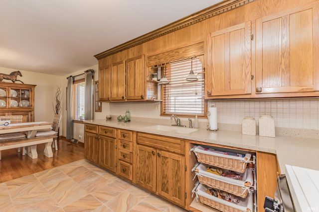 700 N Cook Road, Muncie, IN 47303