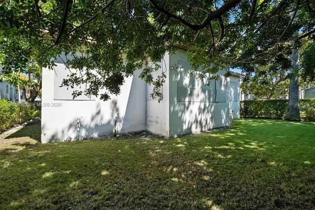 9516 Byron Ave, Surfside, FL 33154