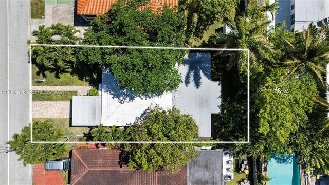 9516 Byron Ave, Surfside, FL 33154