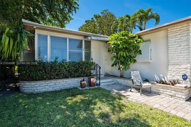 9516 Byron Ave, Surfside, FL 33154