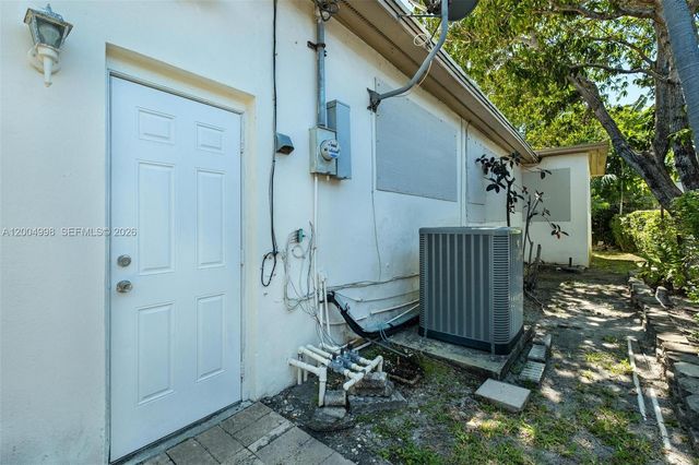 9516 Byron Ave, Surfside, FL 33154