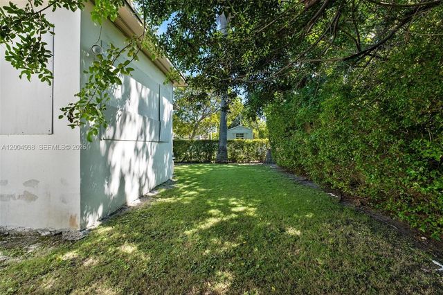 9516 Byron Ave, Surfside, FL 33154