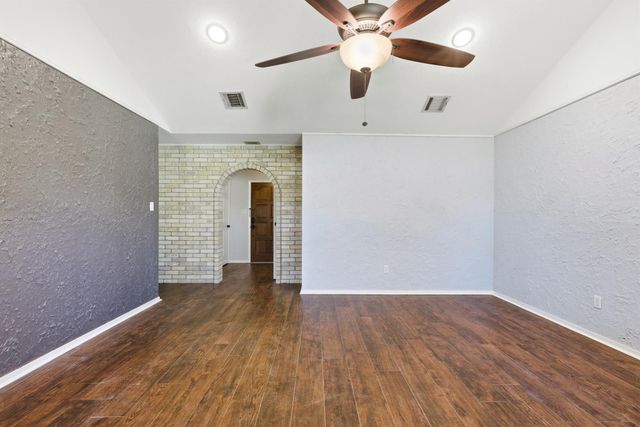 3721 Avenue R, Rosenberg, TX 77471