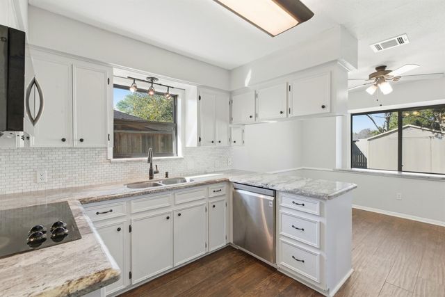 3721 Avenue R, Rosenberg, TX 77471