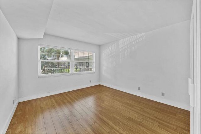 4007 N Cypress Drive 204, Pompano Beach, FL 33069