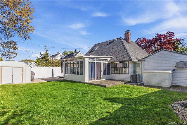 25 Summit Lane, Levittown, NY 11756