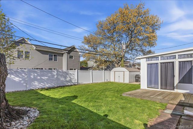 25 Summit Lane, Levittown, NY 11756