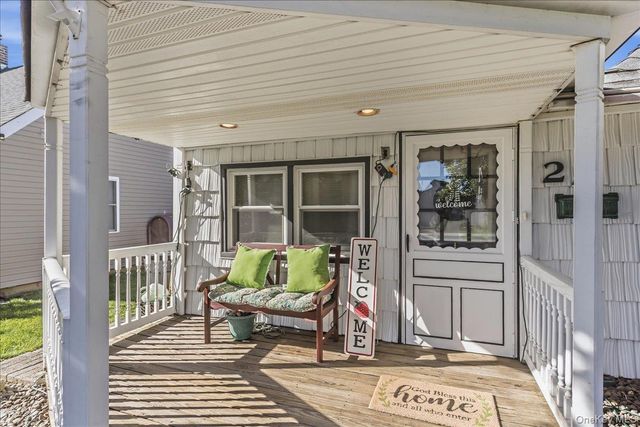 25 Summit Lane, Levittown, NY 11756