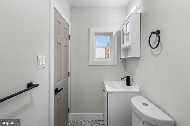 4134 OGDEN ST, Philadelphia, PA 19104