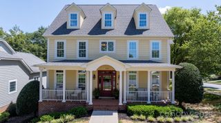 1902 4th Street Court NW, Hickory, NC 28601
