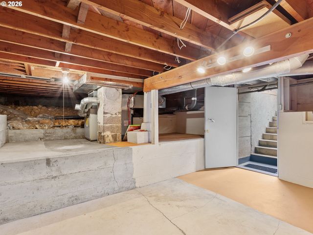 10445 Se CENTER St, Portland, OR 97266