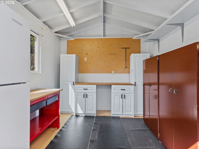 10445 Se CENTER St, Portland, OR 97266