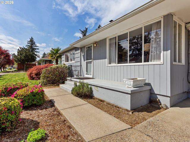 10445 Se CENTER St, Portland, OR 97266