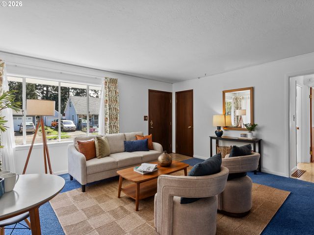 10445 Se CENTER St, Portland, OR 97266